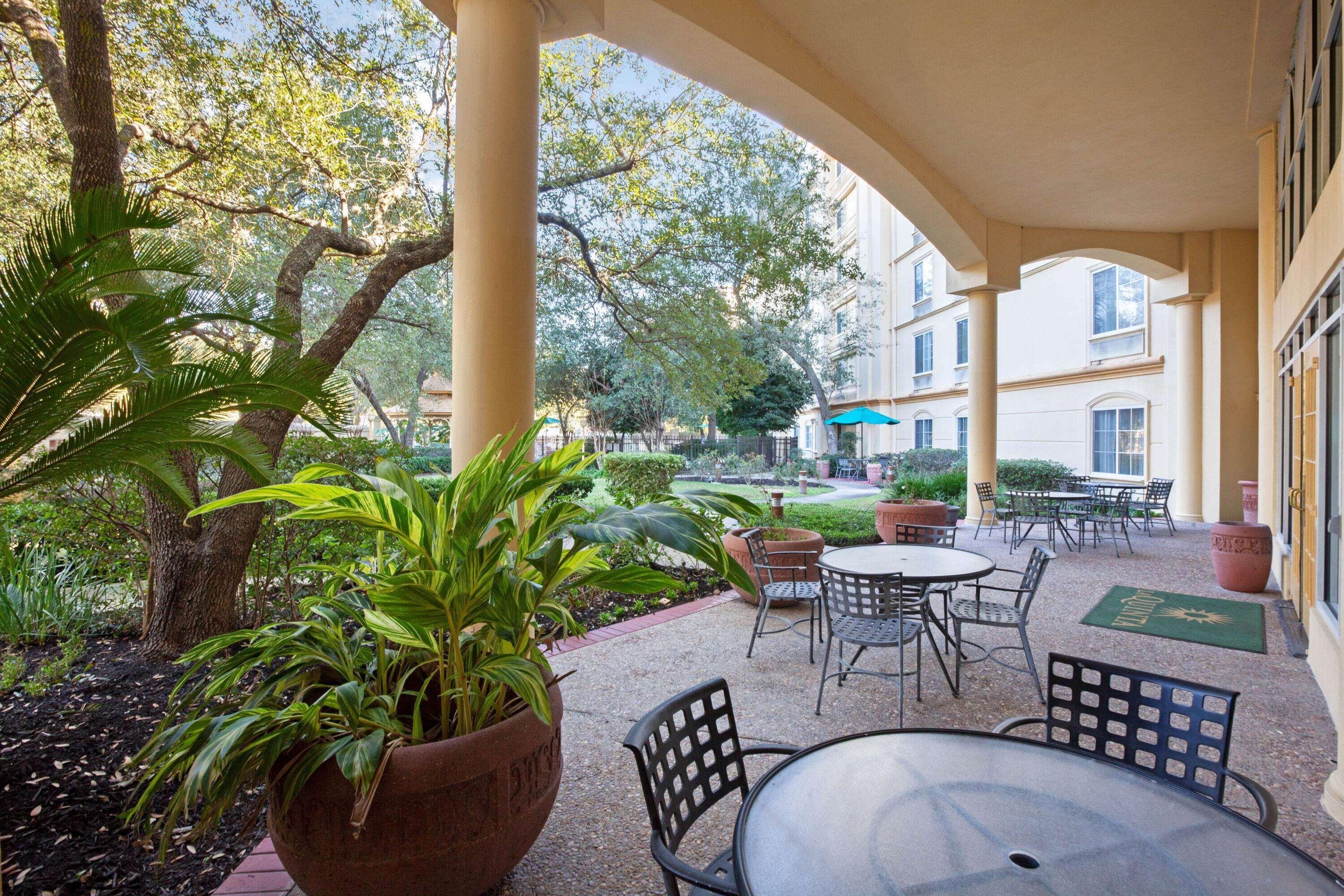 La Quinta By Wyndham Houston Galleria Area Exterior photo