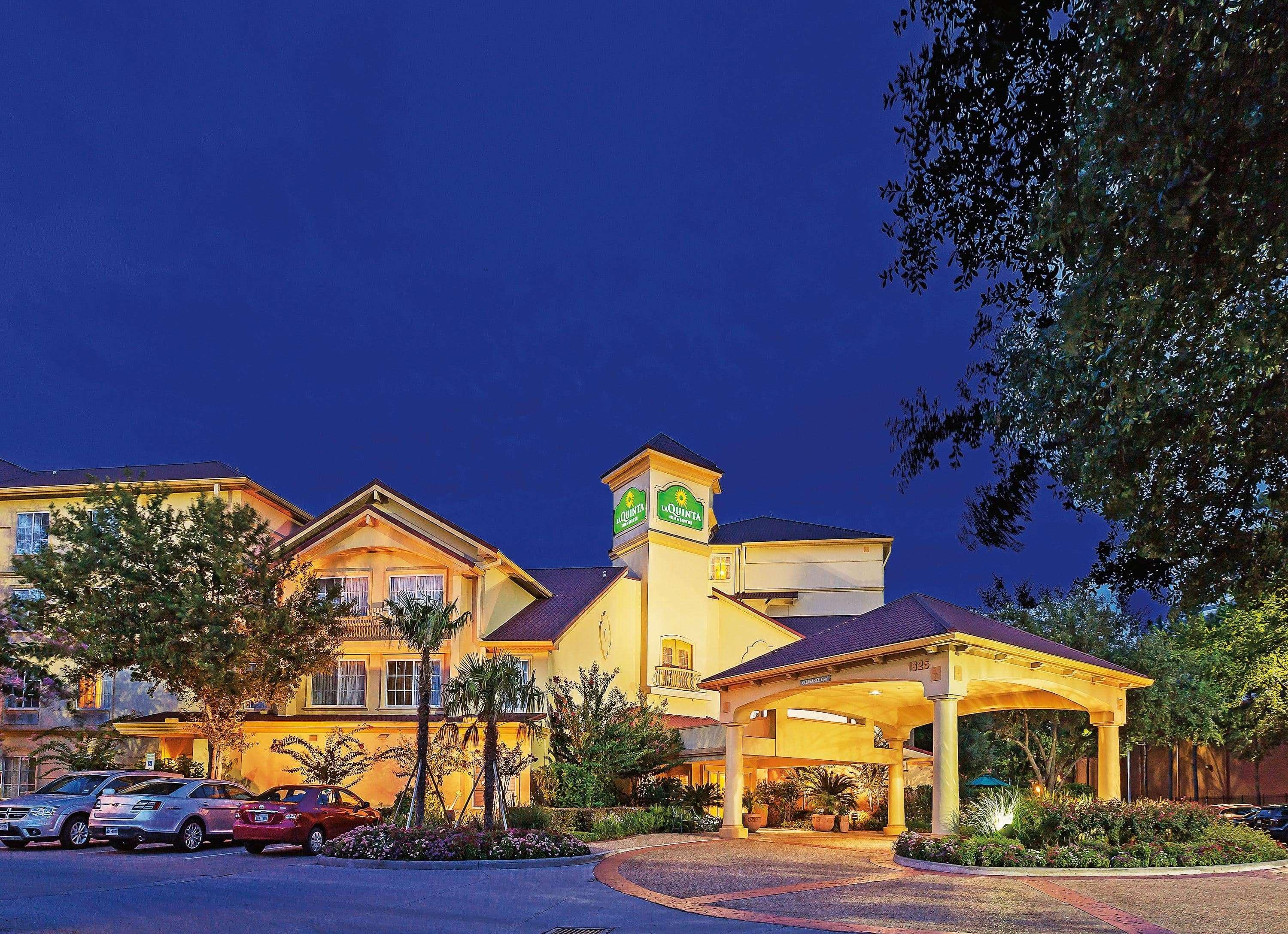 La Quinta By Wyndham Houston Galleria Area Exterior photo