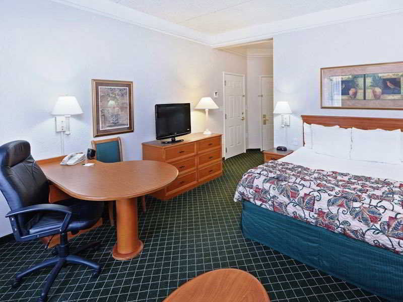 La Quinta By Wyndham Houston Galleria Area Room photo